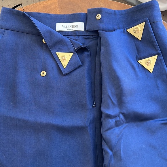 NWT Authentic VALENTINO V Plaque blue silk and wool cady Mini Skirt size 6 - Picture 3 of 6